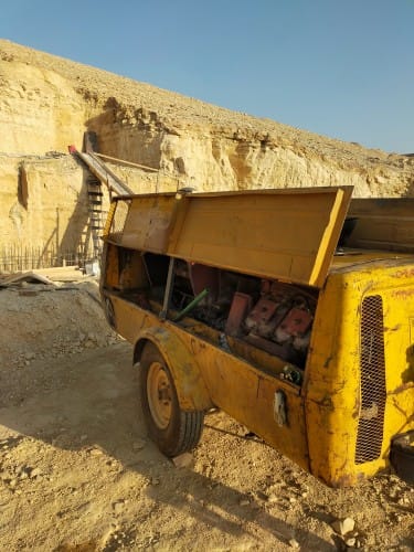 خدمات كمبروسر وتكسير خرسانة