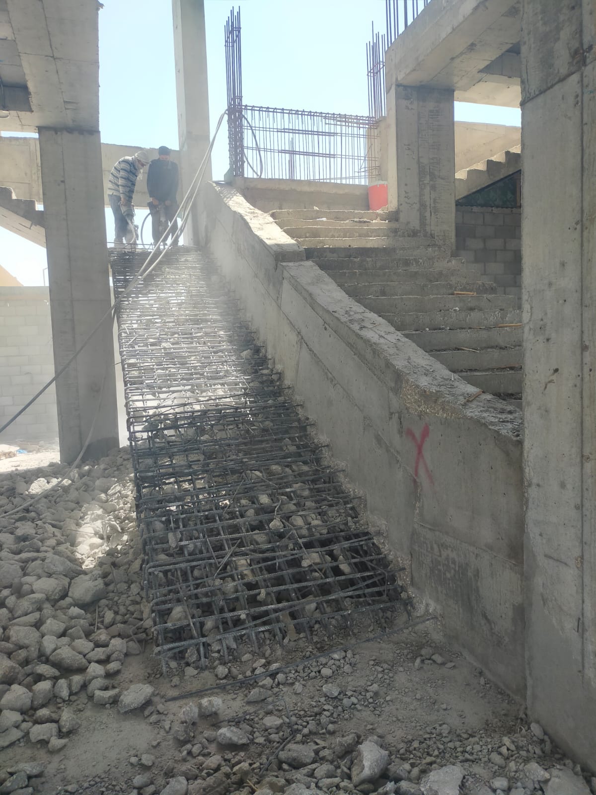 إزالة وهدم جدران