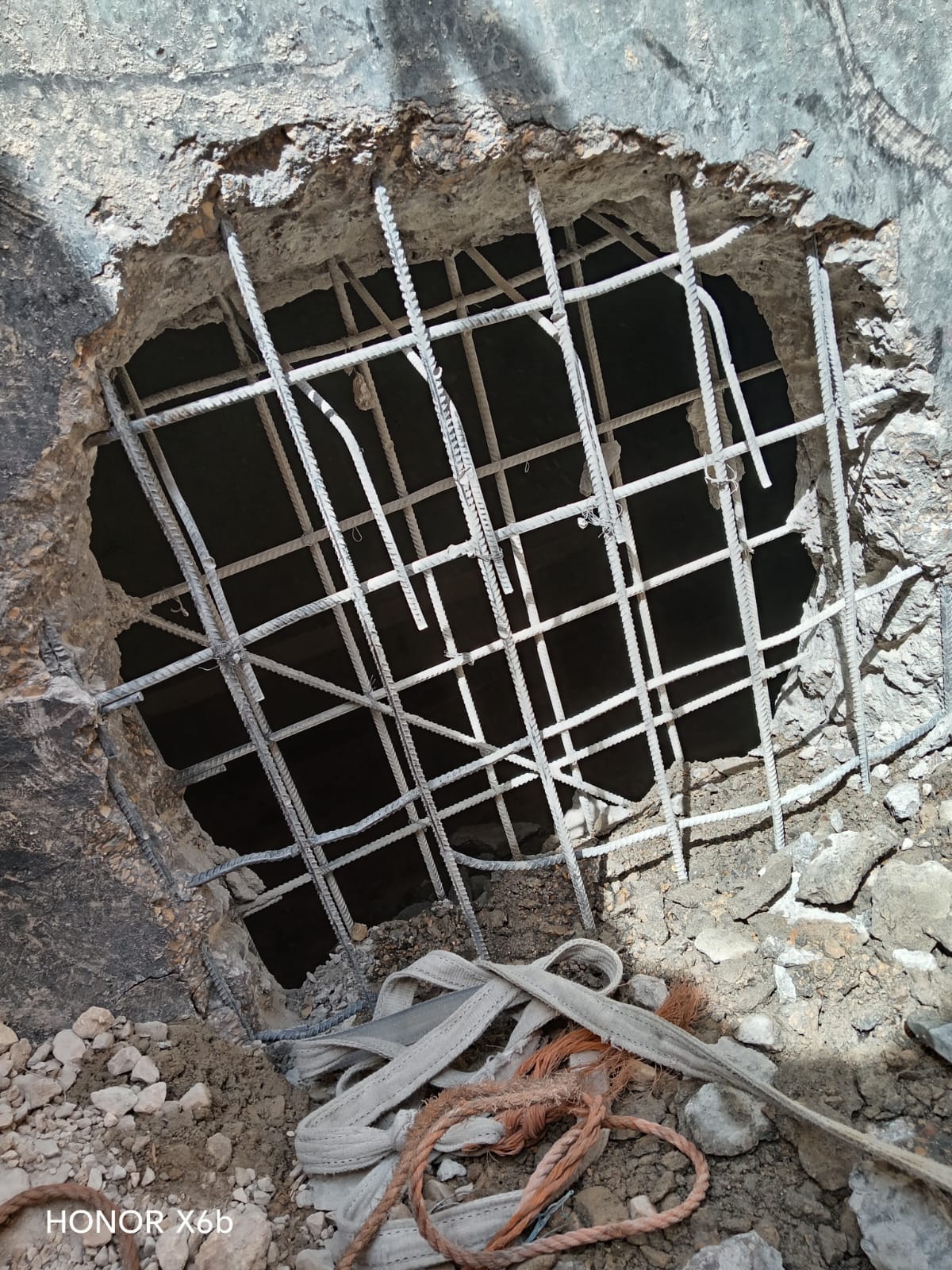 فتحات الكور في الخرسانة